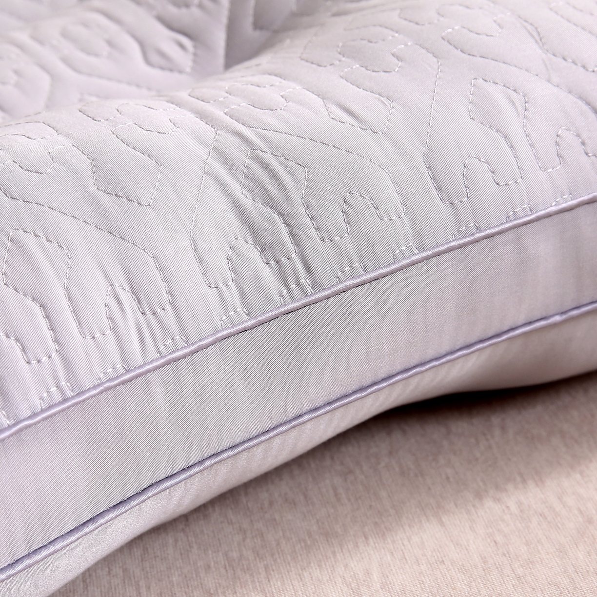 91家纺网 家纺一手货源 找家纺 （总）珍贝家纺 2025新款枕芯护颈枕头高端大红婚庆枕芯家用轻奢枕头