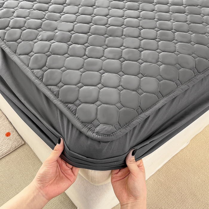 91家纺网 家纺一手货源 找家纺 欧邦 2025新款四季款纯色水洗棉夹棉床笠床垫保护罩 磨毛方格-深灰