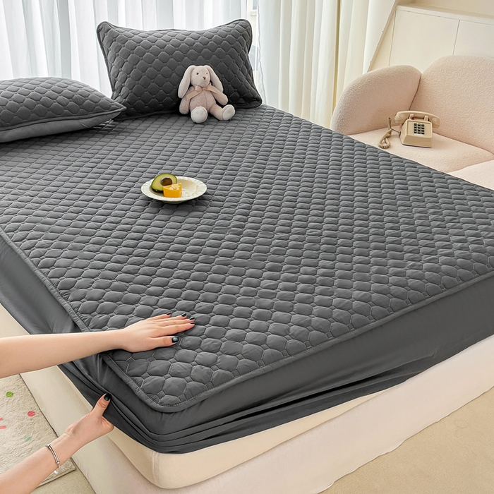 91家纺网 家纺一手货源 找家纺 欧邦 2025新款四季款纯色水洗棉夹棉床笠床垫保护罩 磨毛方格-深灰