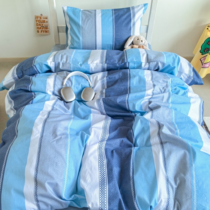 91家纺网 家纺一手货源 找家纺 锦彩家居 2025新款正宗13372全棉学生三件套全棉印花学生宿舍上下铺三件套（量大可定制价格可谈）提供买家秀 莫拉条纹