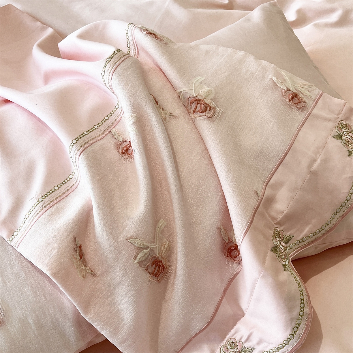 91家纺网 家纺一手货源 找家纺 （总）鼎飞家纺  2025新款拼接绣花莫奈花园系列四件套