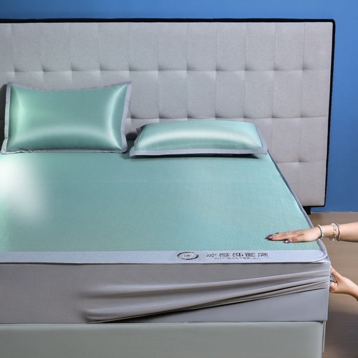 91家纺网 家纺一手货源 找家纺 （总）乐窝家纺仓储 2025新款A类复合加厚三明治抗菌碳光冰丝凉席床单床笠三件套