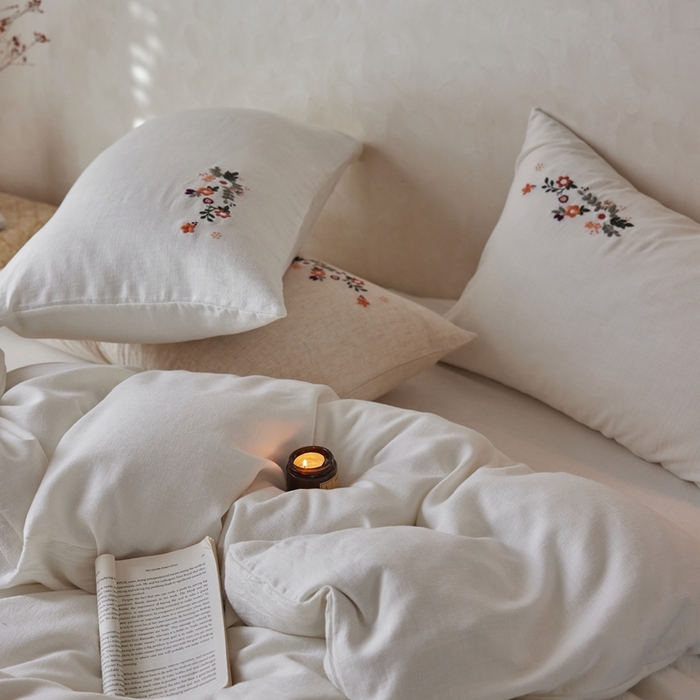 91家纺网 家纺一手货源 找家纺 安莱生活 2025新款手工绣鲁绣天丝麻高端四件套 绣春归-本白