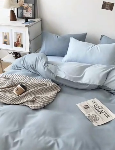 91家纺网 家纺一手货源 找家纺 百花王 2025新款纯色四件套 月光雾蓝