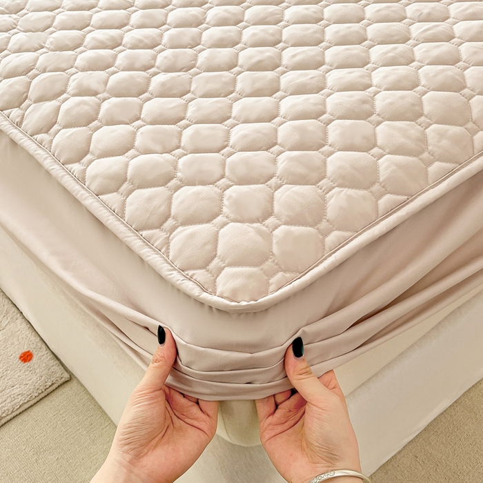 91家纺网 家纺一手货源 找家纺 （总）欧邦 2025新款四季款纯色水洗棉夹棉床笠床垫保护罩