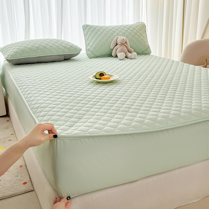 91家纺网 家纺一手货源 找家纺 欧邦 2025新款四季款纯色水洗棉夹棉床笠床垫保护罩 磨毛方格-浅绿