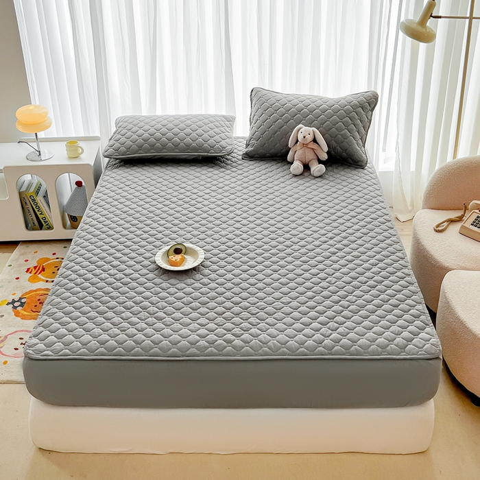 91家纺网 家纺一手货源 找家纺 欧邦 2025新款四季款纯色水洗棉夹棉床笠床垫保护罩 磨毛方格-浅灰