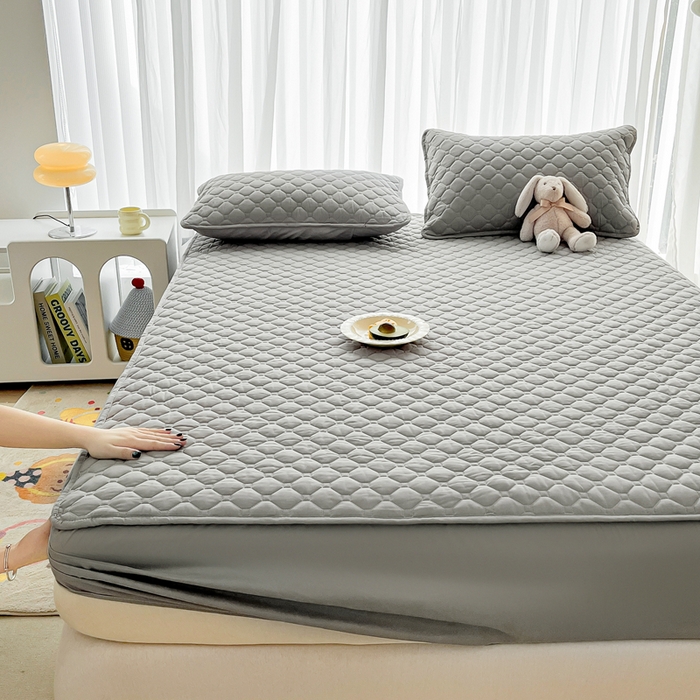 91家纺网 家纺一手货源 找家纺 欧邦 2025新款四季款纯色水洗棉夹棉床笠床垫保护罩 磨毛方格-浅灰