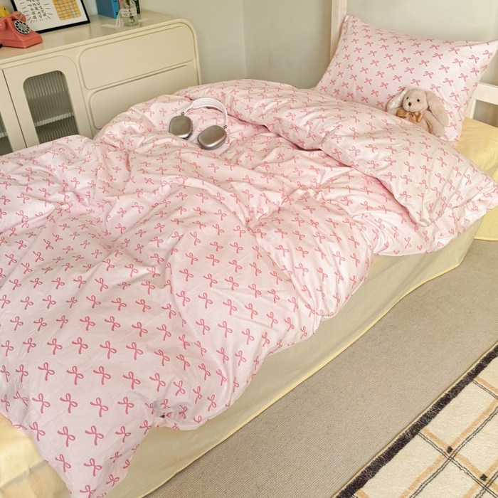 91家纺网 家纺一手货源 找家纺 锦彩家居 2025新款正宗13372全棉学生三件套全棉印花学生宿舍上下铺三件套（量大可定制价格可谈）提供买家秀 粉蝴蝶结