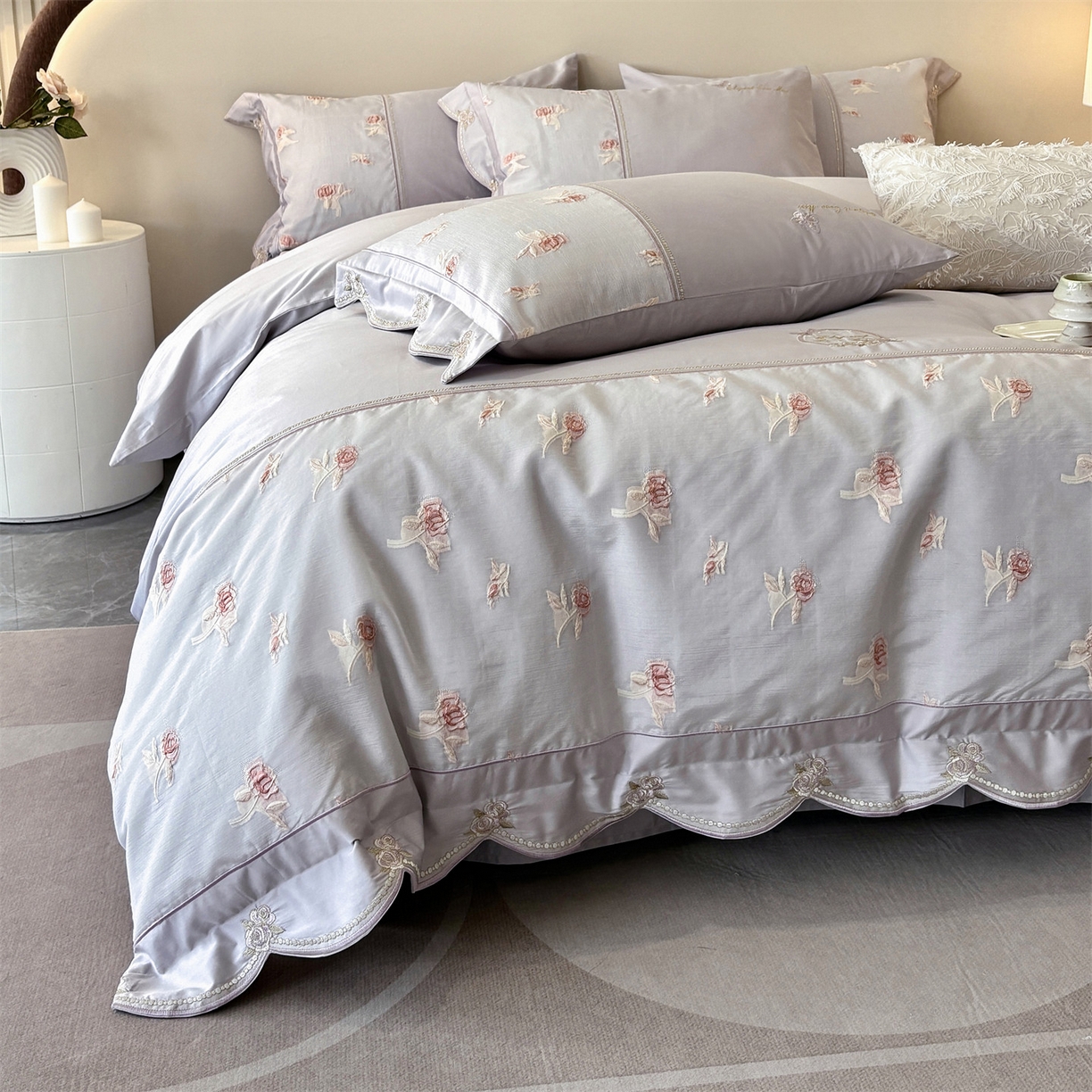 91家纺网 家纺一手货源 找家纺 鼎飞家纺  2025新款拼接绣花莫奈花园系列四件套 莫奈花园-紫灰