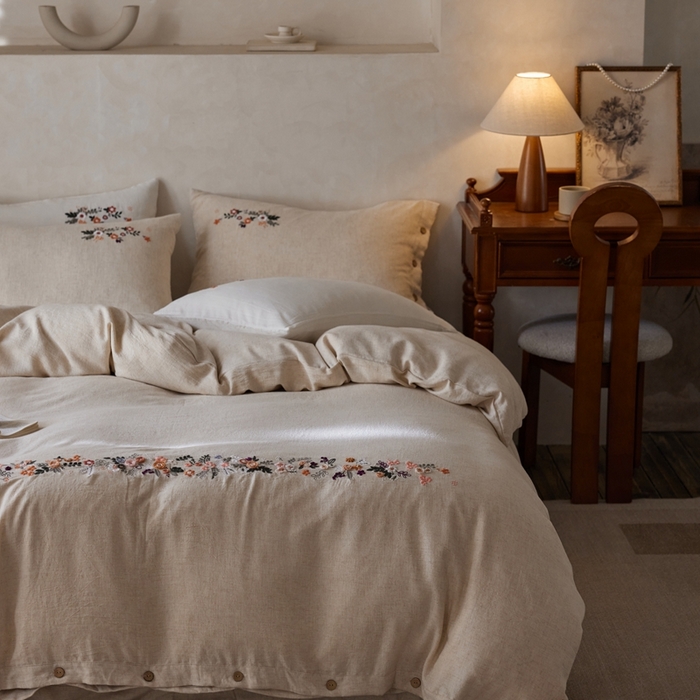 91家纺网 家纺一手货源 找家纺 安莱生活 2025新款手工绣鲁绣天丝麻高端四件套 绣春归-麻本