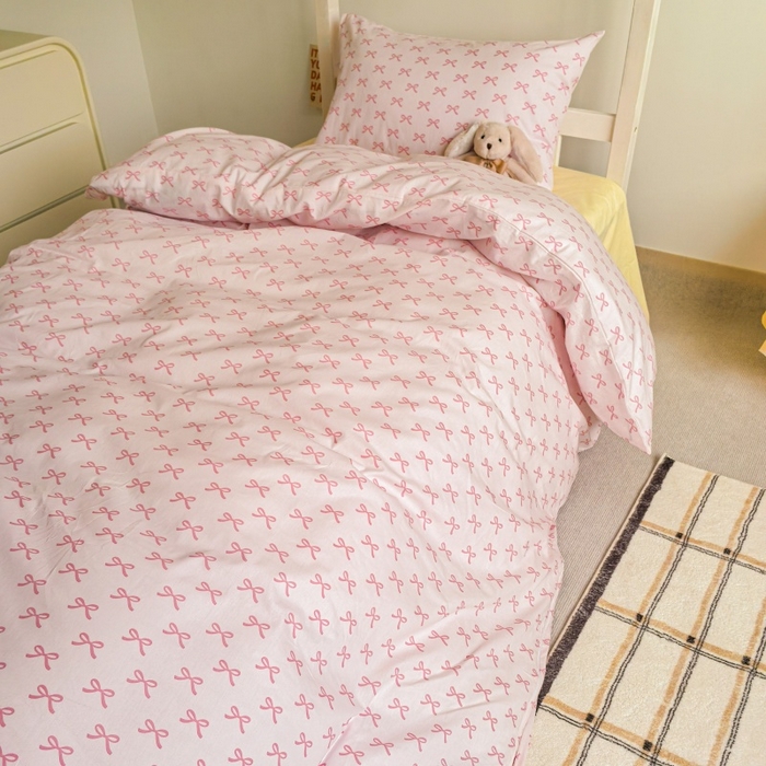 91家纺网 家纺一手货源 找家纺 锦彩家居 2025新款正宗13372全棉学生三件套全棉印花学生宿舍上下铺三件套（量大可定制价格可谈）提供买家秀 粉蝴蝶结