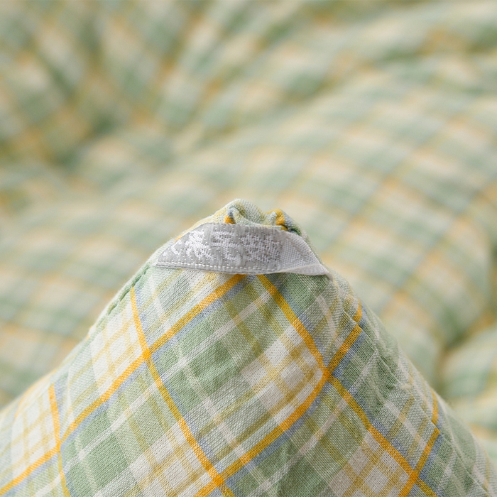 91家纺网 家纺一手货源 找家纺 易展2025新款无印水洗棉格子大豆冬被 轻夏绿