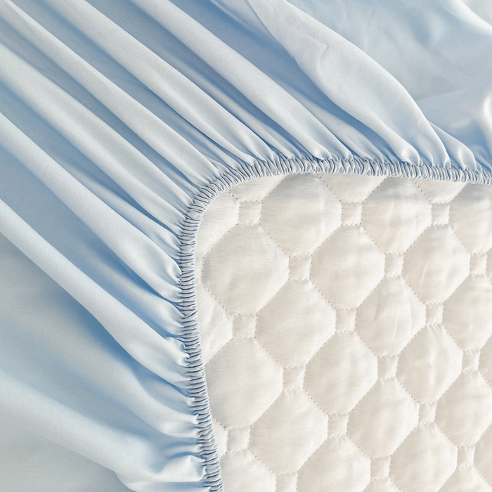 91家纺网 家纺一手货源 找家纺 欧邦 2025新款四季款纯色水洗棉夹棉床笠床垫保护罩 磨毛方格-天蓝