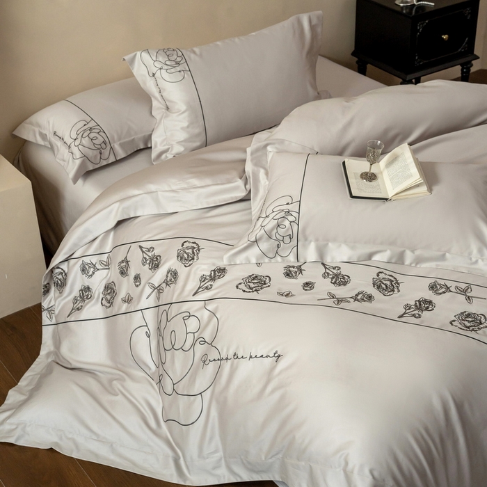 91家纺网 家纺一手货源 找家纺 艾莱家纺 2025春夏新款A类100S长绒棉全棉纯棉四件套-小野玫瑰 小野玫瑰-浅灰灰