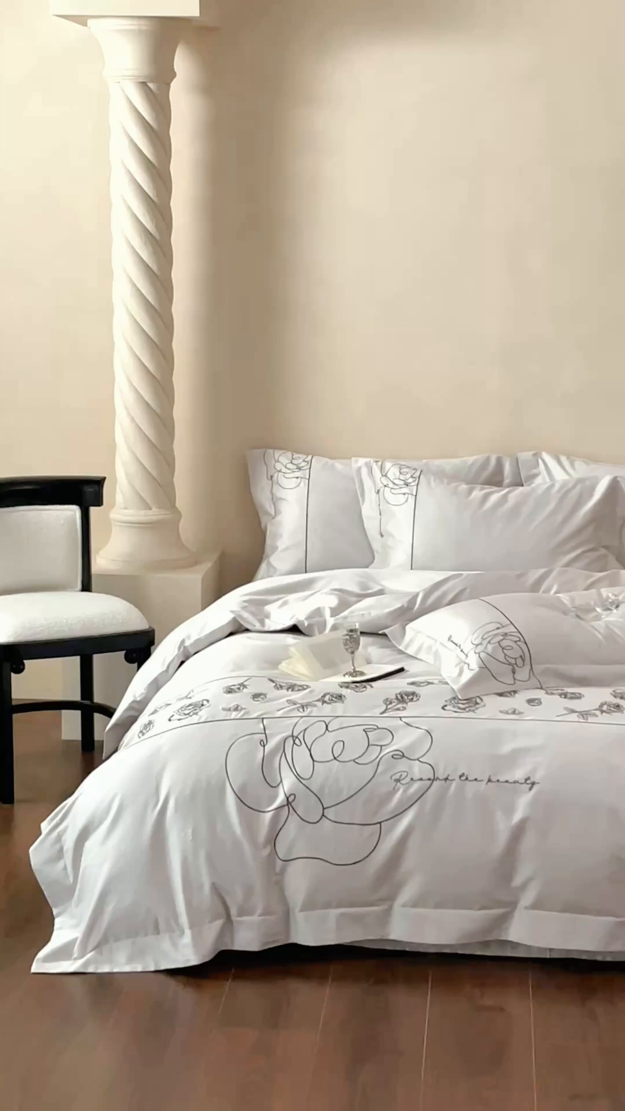 91家纺网 家纺一手货源 找家纺 艾莱家纺 2025春夏新款A类100S长绒棉全棉纯棉四件套-小野玫瑰 小野玫瑰-浅灰灰