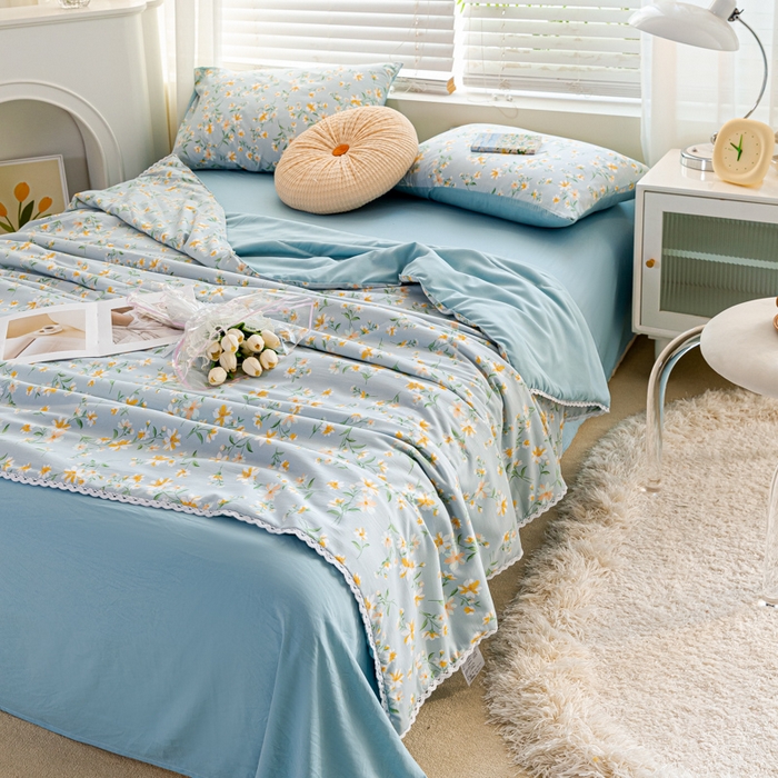 91家纺网 家纺一手货源 找家纺 穆琪 2025新款小花边夏凉被印花夏被小清新夏凉被 花间