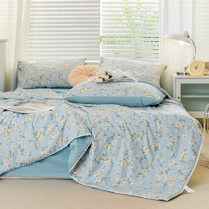 91家纺网 家纺一手货源 找家纺 穆琪 2025新款小花边夏凉被印花夏被小清新夏凉被 花间