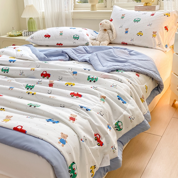 91家纺网 家纺一手货源 找家纺 穆琪 2025年新款手包边小清新夏凉被水洗棉夏凉被印花夏被 动感汽车