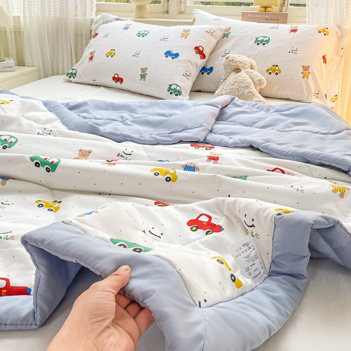 91家纺网 家纺一手货源 找家纺 穆琪 2025年新款手包边小清新夏凉被水洗棉夏凉被印花夏被 动感汽车