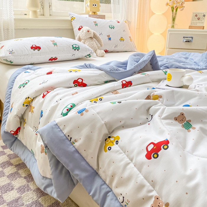 91家纺网 家纺一手货源 找家纺 穆琪 2025年新款手包边小清新夏凉被水洗棉夏凉被印花夏被 动感汽车