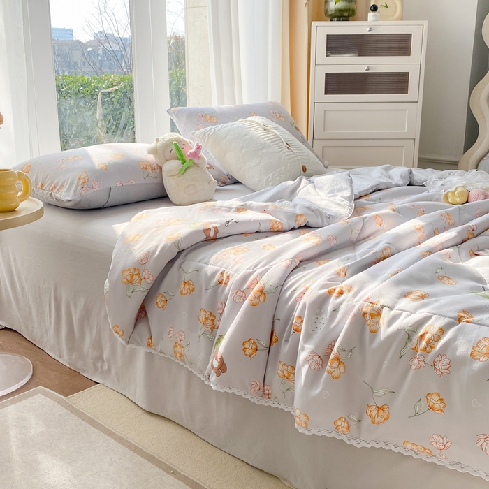 91家纺网 家纺一手货源 找家纺 穆琪 2025新款小花边夏凉被印花夏被小清新夏凉被 花开半夏