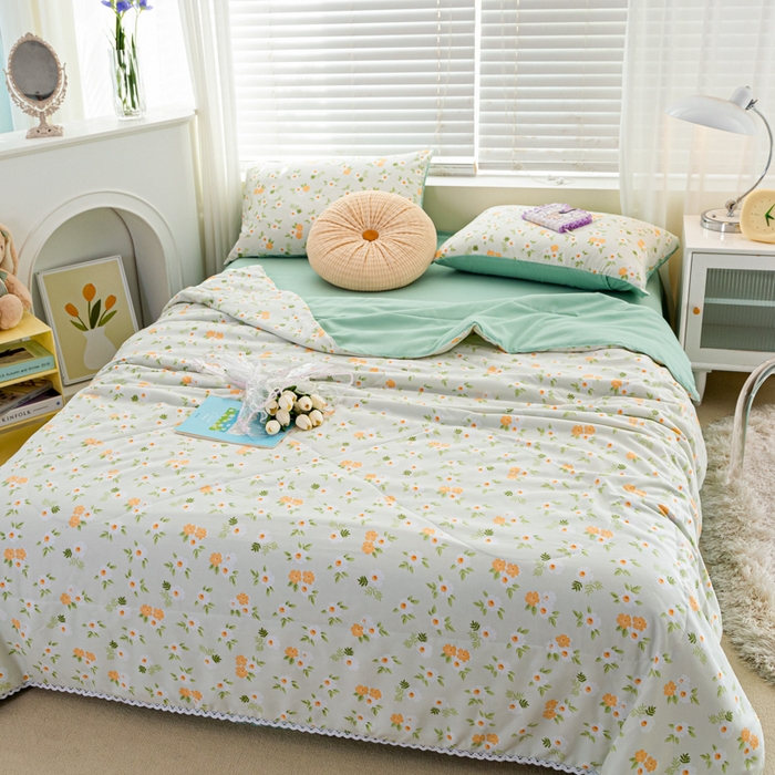 91家纺网 家纺一手货源 找家纺 穆琪 2025新款小花边夏凉被印花夏被小清新夏凉被 相伴花开