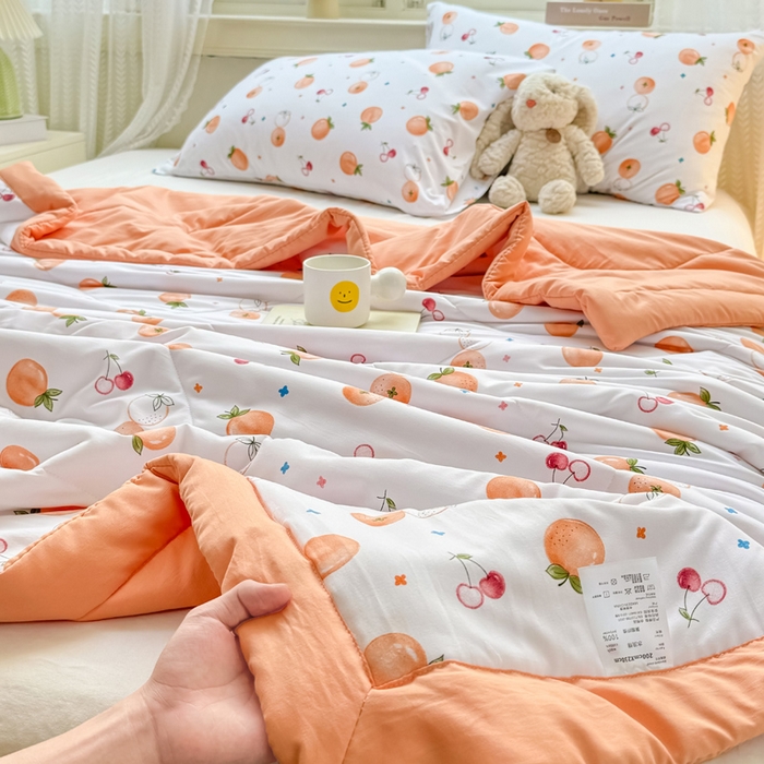 91家纺网 家纺一手货源 找家纺 穆琪 2025年新款手包边小清新夏凉被水洗棉夏凉被印花夏被 甜蜜邂逅