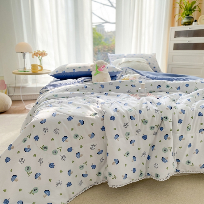 91家纺网 家纺一手货源 找家纺 穆琪 2025新款小花边夏凉被印花夏被小清新夏凉被 小蘑菇