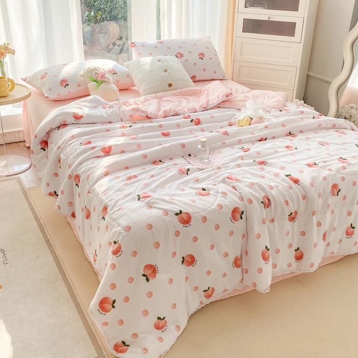 91家纺网 家纺一手货源 找家纺 穆琪 2025新款小花边夏凉被印花夏被小清新夏凉被 氧气桃桃