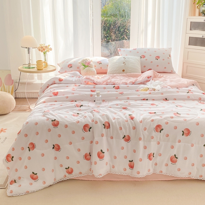 91家纺网 家纺一手货源 找家纺 穆琪 2025新款小花边夏凉被印花夏被小清新夏凉被 氧气桃桃