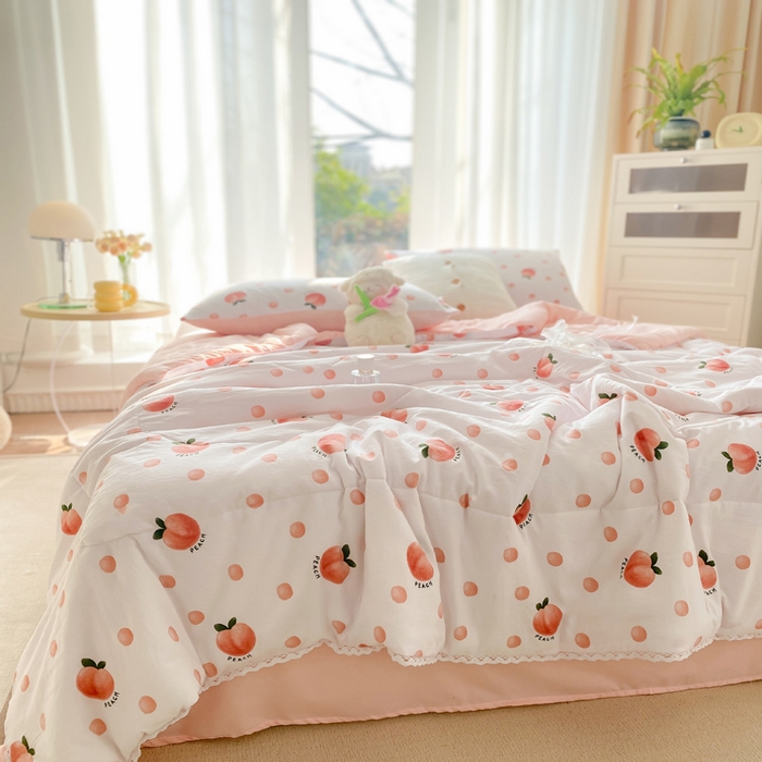 91家纺网 家纺一手货源 找家纺 穆琪 2025新款小花边夏凉被印花夏被小清新夏凉被 氧气桃桃