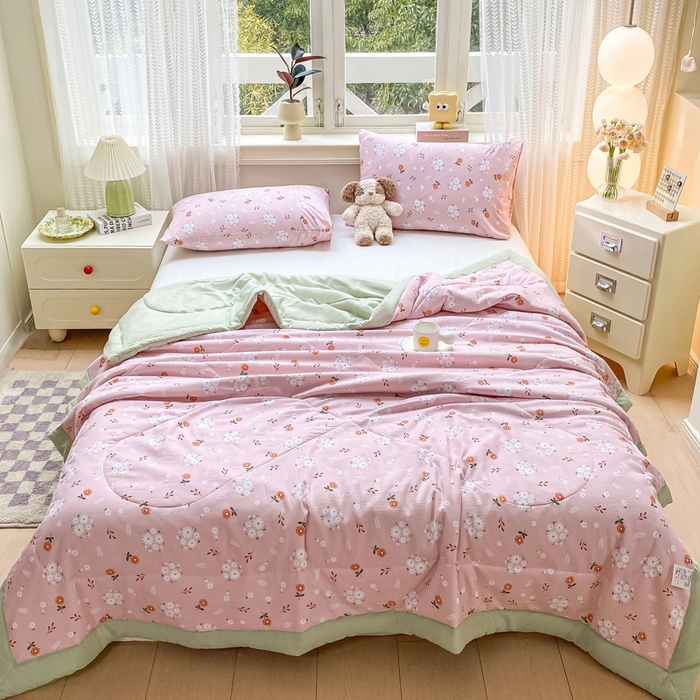 91家纺网 家纺一手货源 找家纺 穆琪 2025年新款手包边小清新夏凉被水洗棉夏凉被印花夏被 紫韵