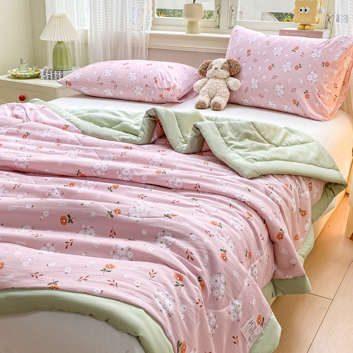 91家纺网 家纺一手货源 找家纺 穆琪 2025年新款手包边小清新夏凉被水洗棉夏凉被印花夏被 紫韵