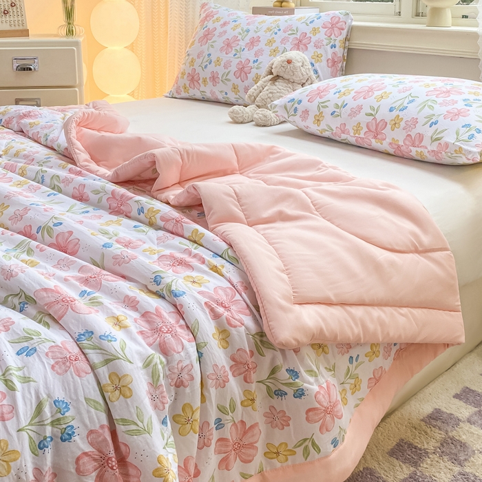 91家纺网 家纺一手货源 找家纺 （总）穆琪 2025年新款手包边小清新夏凉被水洗棉夏凉被印花夏被