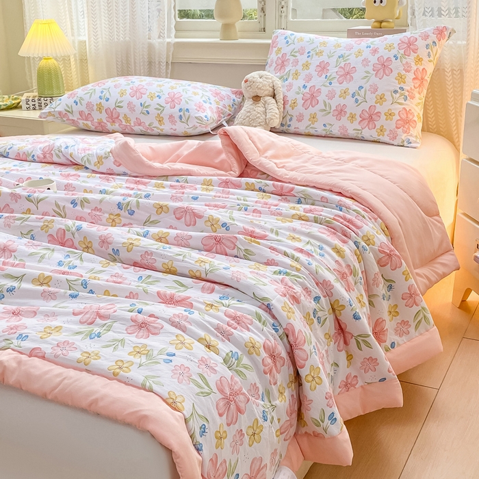 91家纺网 家纺一手货源 找家纺 （总）穆琪 2025年新款手包边小清新夏凉被水洗棉夏凉被印花夏被