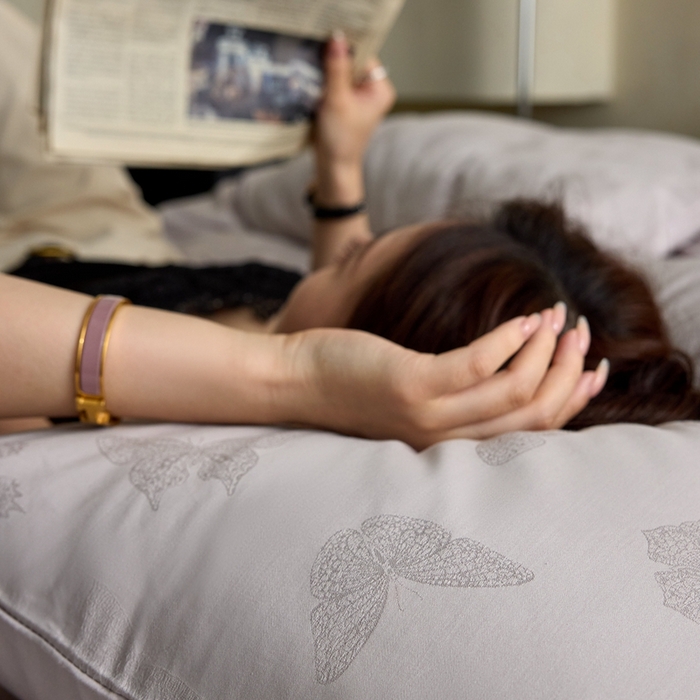 91家纺网 家纺一手货源 找家纺 亿梵家居 2025新款高端A类长绒棉四件套全棉提花轻奢全棉四件套 梦蝶-轻奢灰