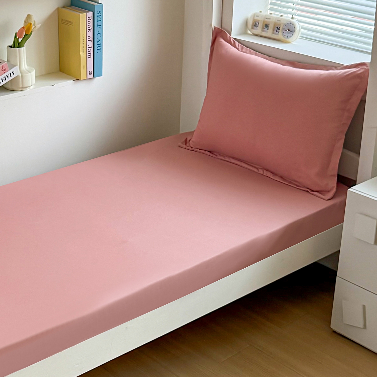 91家纺网 家纺一手货源 找家纺 茗婷家纺 2025供外贸跨境纯色床单笠学生三件套上下铺三件套军训宿舍医院养老院 豆沙