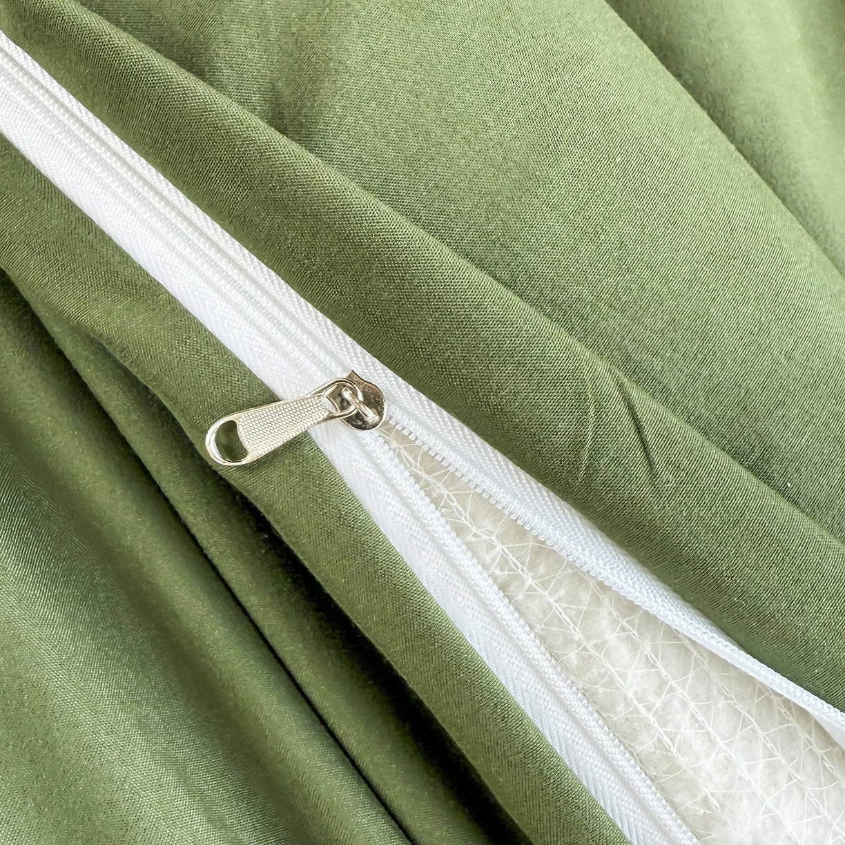 91家纺网 家纺一手货源 找家纺 茗婷家纺 2025供外贸跨境纯色床单笠学生三件套上下铺三件套军训宿舍医院养老院 军绿