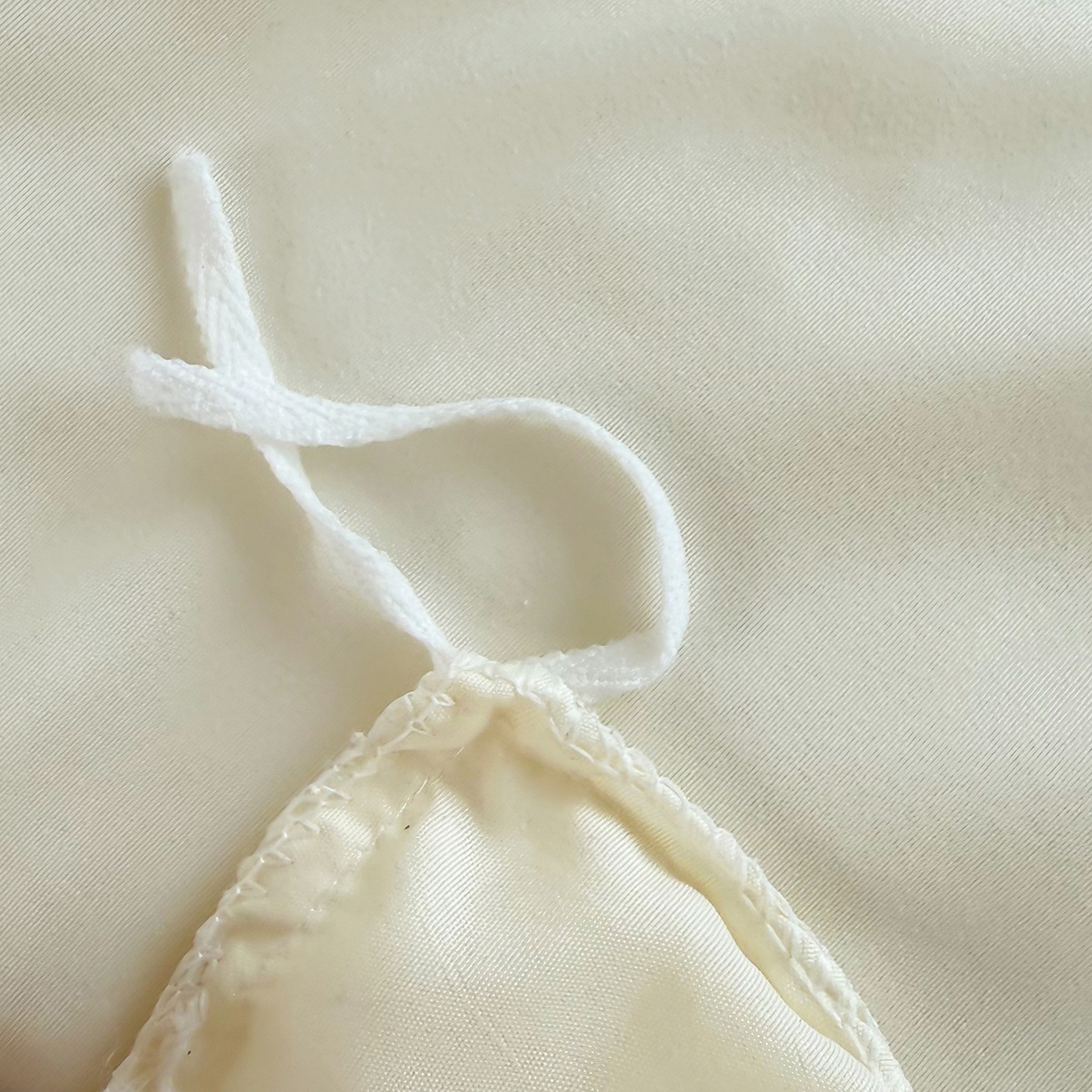 91家纺网 家纺一手货源 找家纺 茗婷家纺 2025供外贸跨境纯色床单笠学生三件套上下铺三件套军训宿舍医院养老院 米白