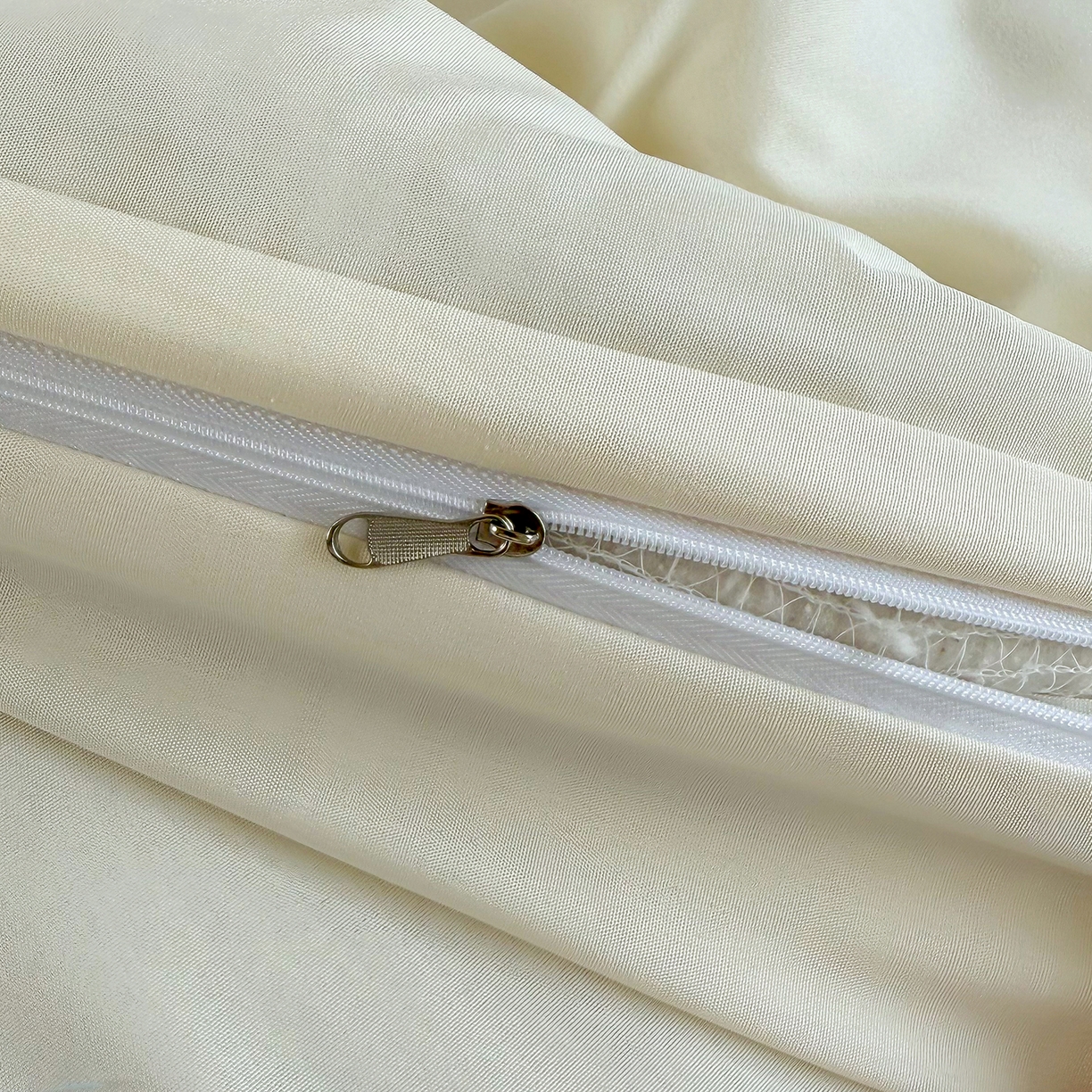 91家纺网 家纺一手货源 找家纺 茗婷家纺 2025供外贸跨境纯色床单笠学生三件套上下铺三件套军训宿舍医院养老院 米白