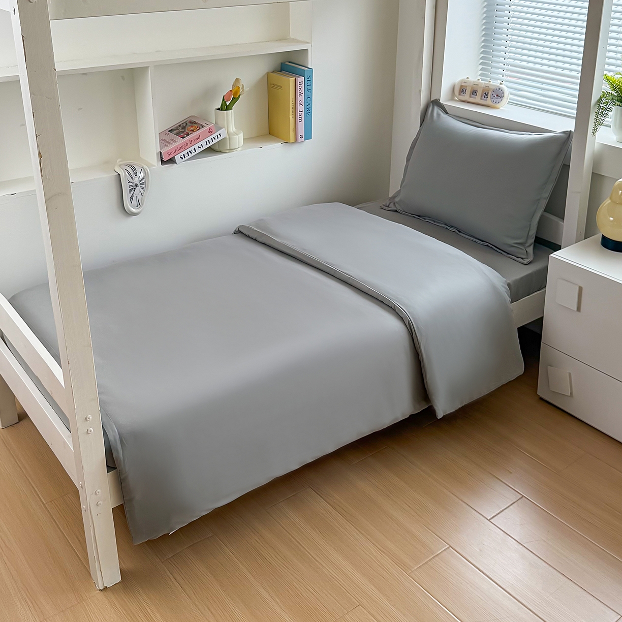 91家纺网 家纺一手货源 找家纺 茗婷家纺 2025供外贸跨境纯色床单笠学生三件套上下铺三件套军训宿舍医院养老院 浅灰