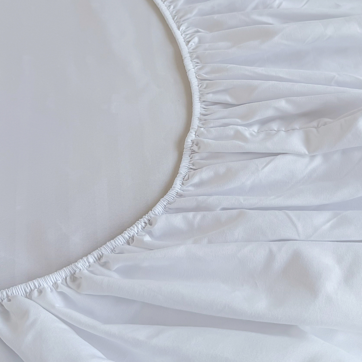 91家纺网 家纺一手货源 找家纺 茗婷家纺 2025新款供跨境外贸高克重纯色磨毛床笠宾馆养老院床笠多规格 白色缎条