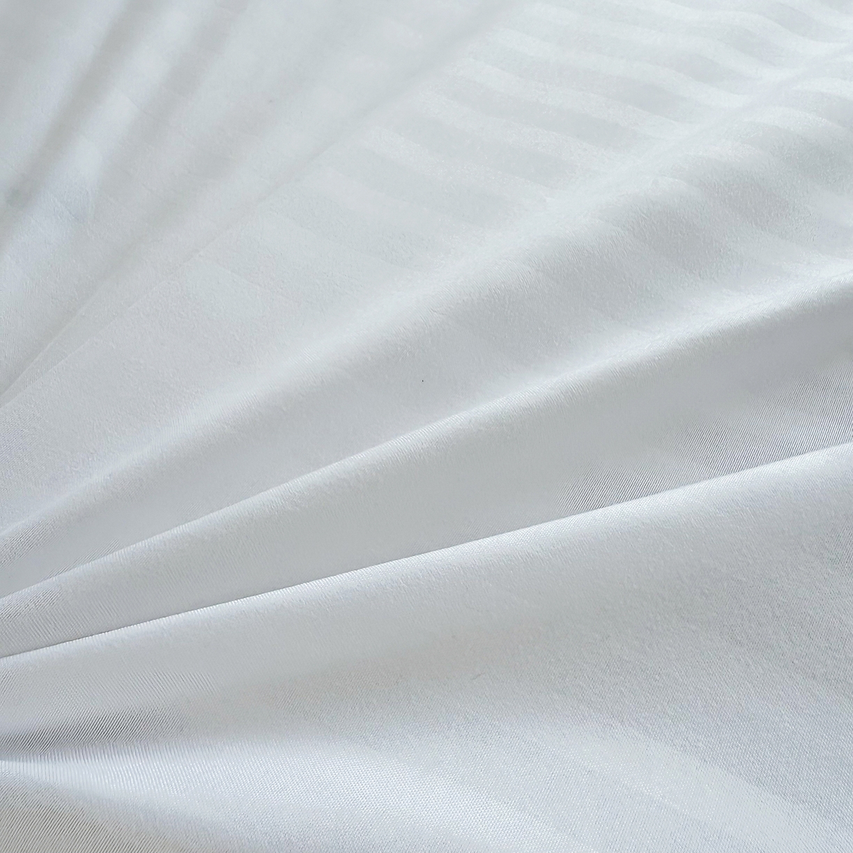 91家纺网 家纺一手货源 找家纺 茗婷家纺 2025新款供跨境外贸高克重纯色磨毛床笠宾馆养老院床笠多规格 白色缎条