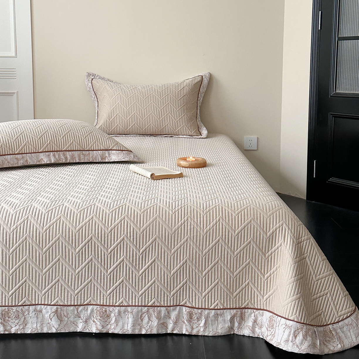 91家纺网 家纺一手货源 找家纺 琳可家居 2025春夏新款天丝棉系列床盖可搭配同款夏被（提供买家秀） 香槟咖