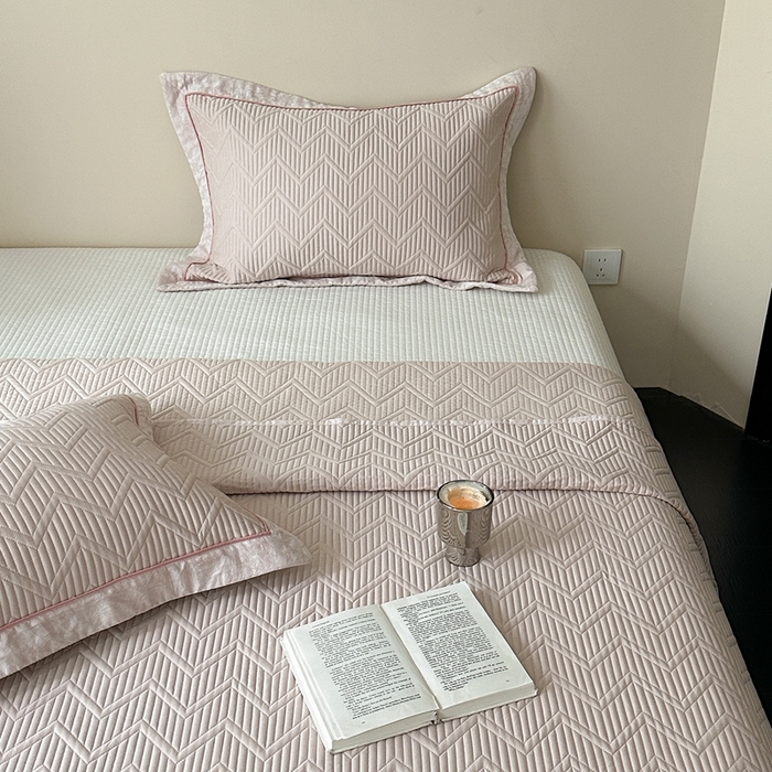 91家纺网 家纺一手货源 找家纺 琳可家居 2025春夏新款天丝棉系列床盖可搭配同款夏被（提供买家秀） 湘妃粉