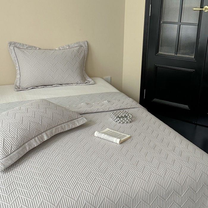 91家纺网 家纺一手货源 找家纺 琳可家居 2025春夏新款天丝棉系列床盖可搭配同款夏被（提供买家秀） 夜幕灰