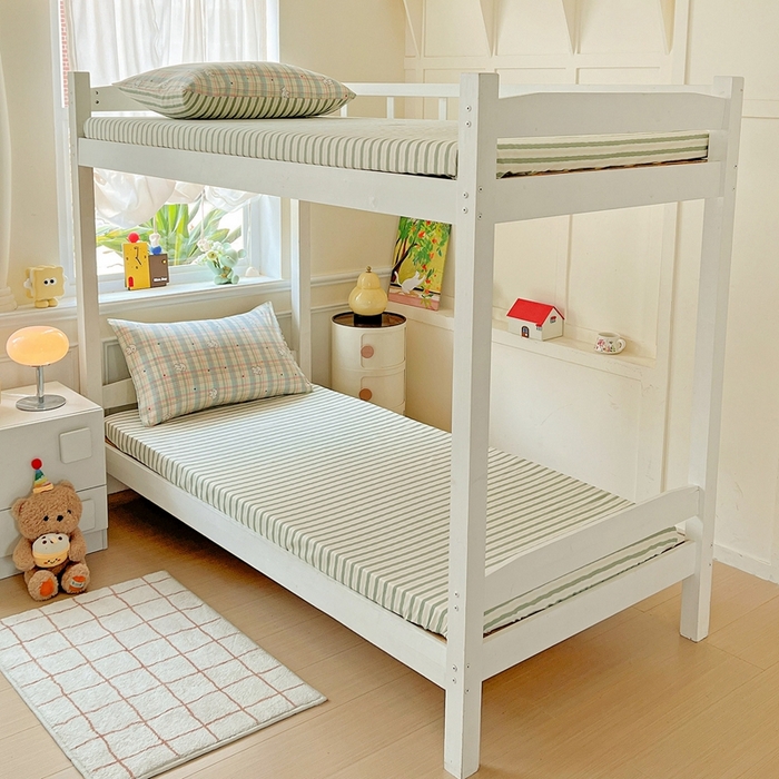 91家纺网 家纺一手货源 找家纺 三兄弟 2025新款全棉印花学生三件套床单床笠四件套被套 彩虹格小狗