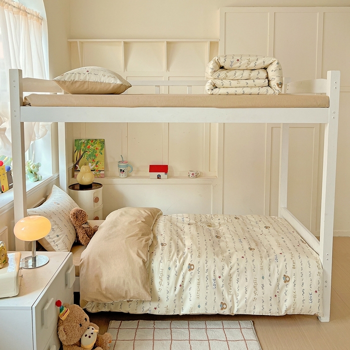 91家纺网 家纺一手货源 找家纺 三兄弟 2025新款全棉印花学生三件套床单床笠四件套被套 红星小熊