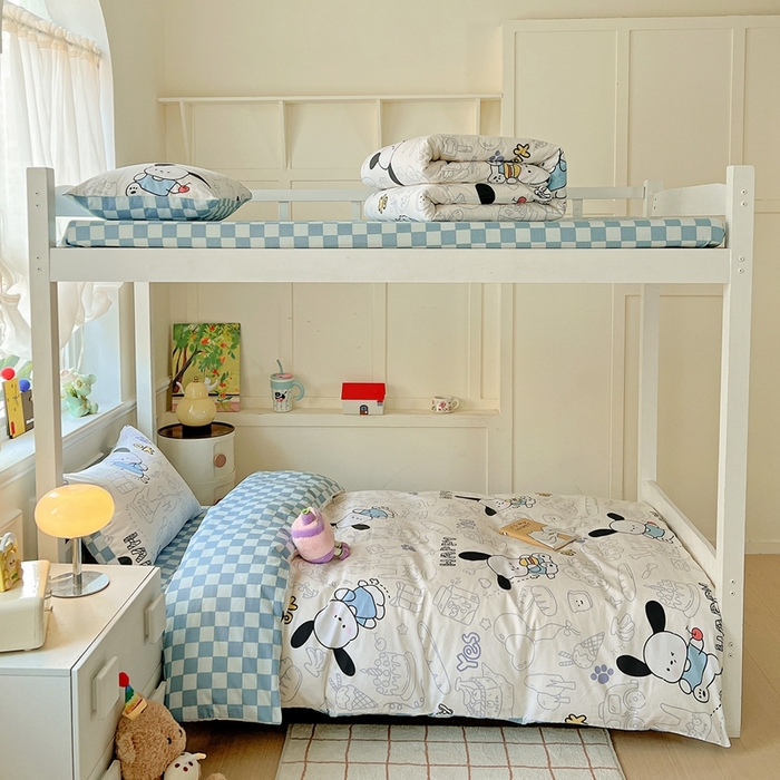 91家纺网 家纺一手货源 找家纺 三兄弟 2025新款全棉印花学生三件套床单床笠四件套被套 蓝色小狗